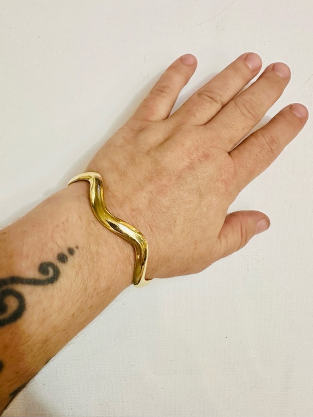 NWOT Gold Tone Organic Wave Cuff Bracelet Modern Sculptural Open Bangle